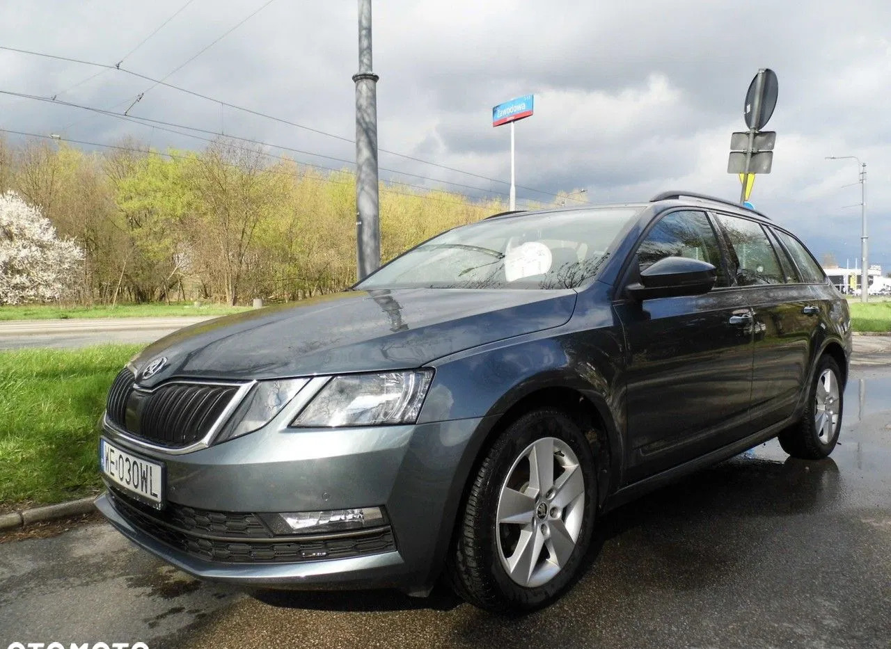 samochody osobowe Skoda Octavia cena 48900 przebieg: 180000, rok produkcji 2019 z Łódź